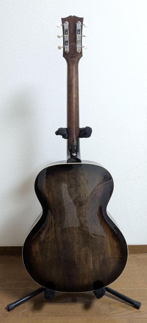 ノーブランド アーチトップギター ピエゾPU付 2020年代製