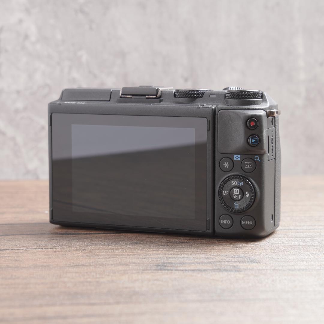 ✨美品✨Wi-Fi✨自撮りOK✨ブラック✨Canon EOS M3　958-1