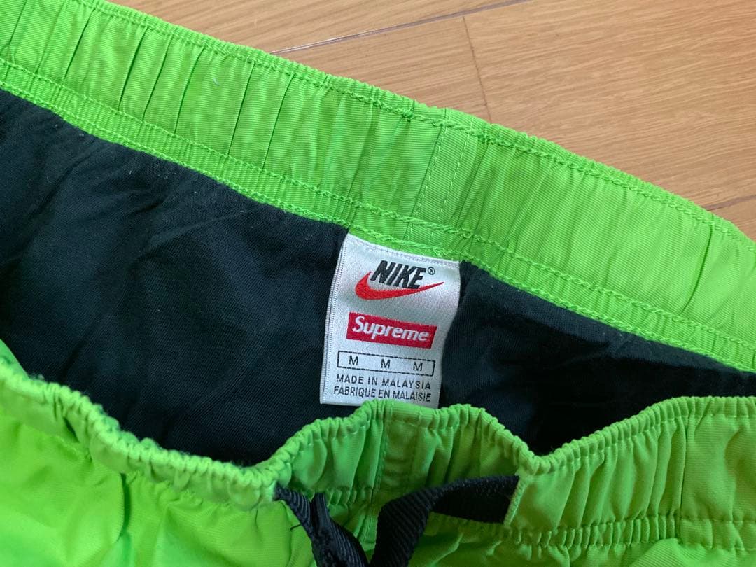 SUPREME xNIKEコラボ　セットアップサイズ違い