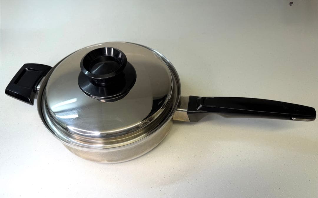 ロイヤルクイーン　小フライパン蓋付き　ガス　IH 両取手、片手ハンドル