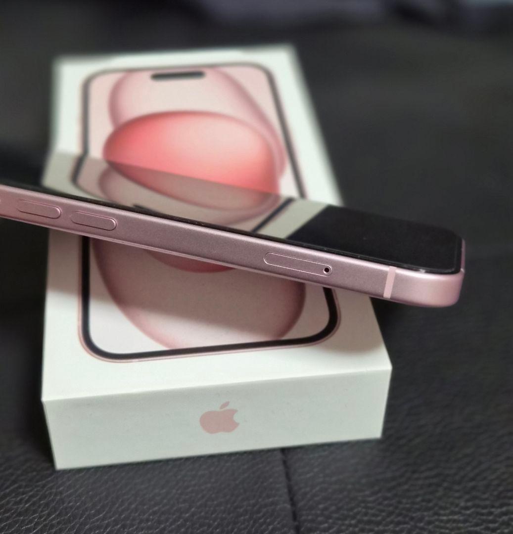 iPhone15 256GB 本体