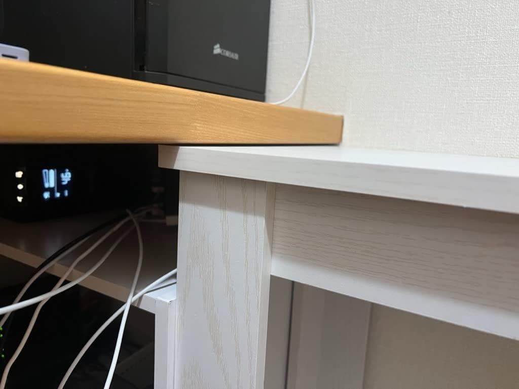 様々な使い方 コンソール サイドテーブル スリムな形状が特徴