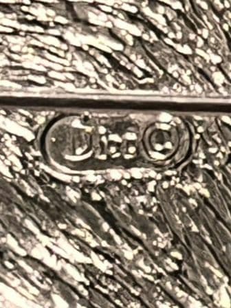 dior ねこ　ブローチ