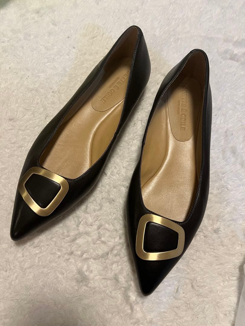 週末セール　新品未使用　オデットエオディール　オブリークバックルフラットパンプス