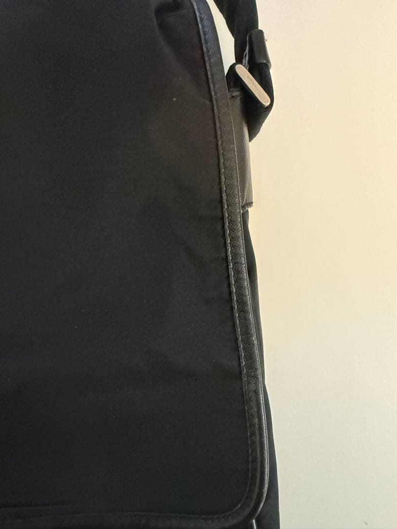 PRADA プラダ ショルダーバッグ メッセンジャーバッグ 斜め掛け V166