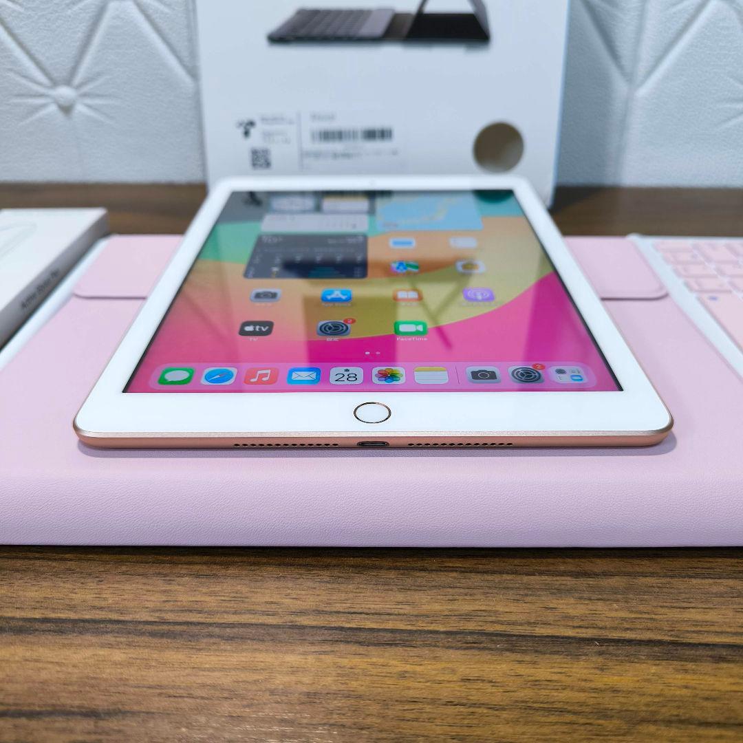 iPad 第6世代 Wi-Fi 128GB ケースとキーボード、タッチペン