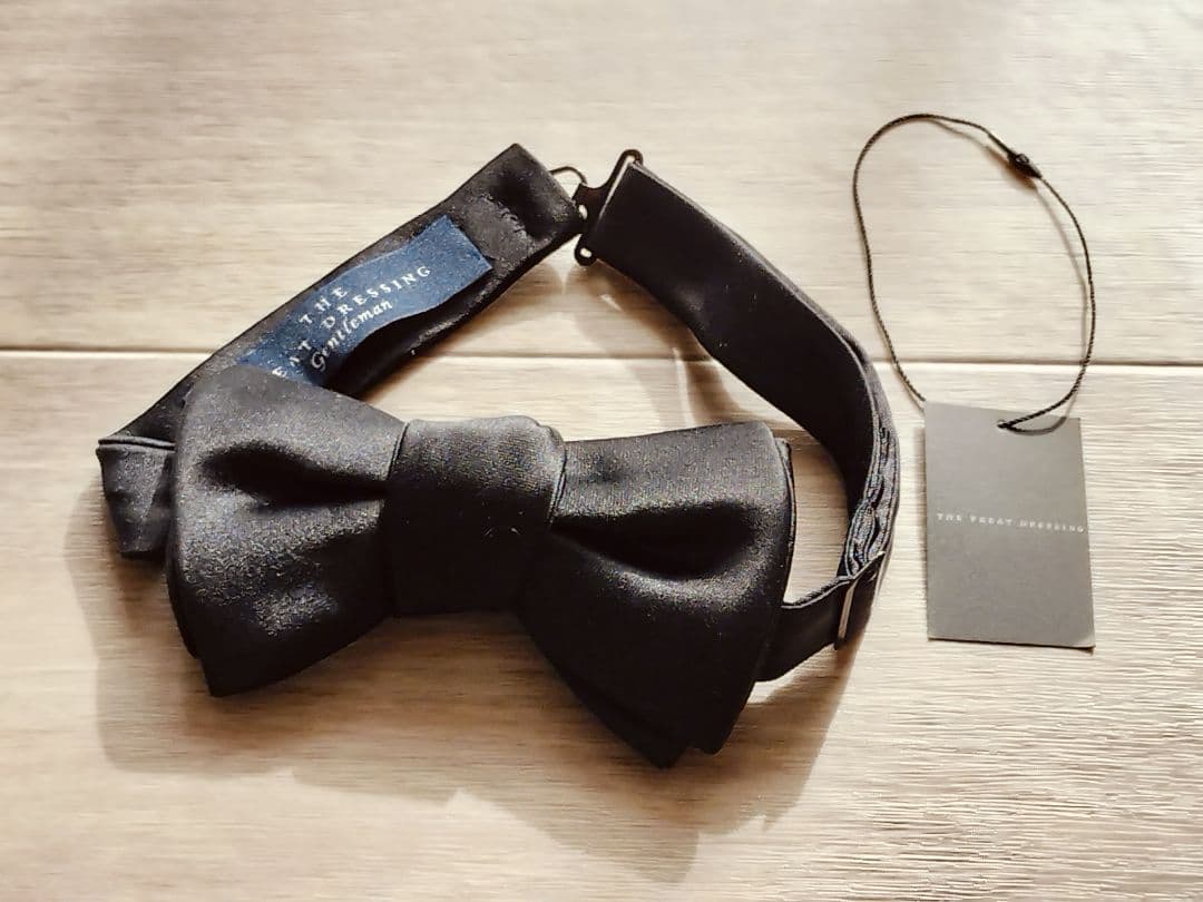 結婚式 新郎3点セット トリートメントドレッシング チーフ、蝶ネクタイ、カフス