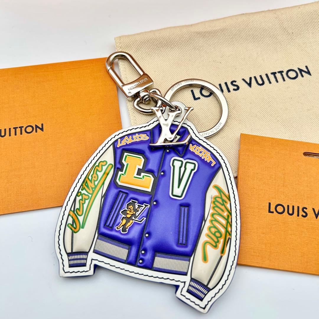 ブラック専用 極美品 ルイヴィトン ジャケット キーホルダー MP3385