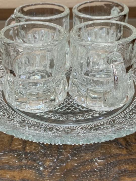 ヴィンテージ　ガラス製カップとお皿のセット