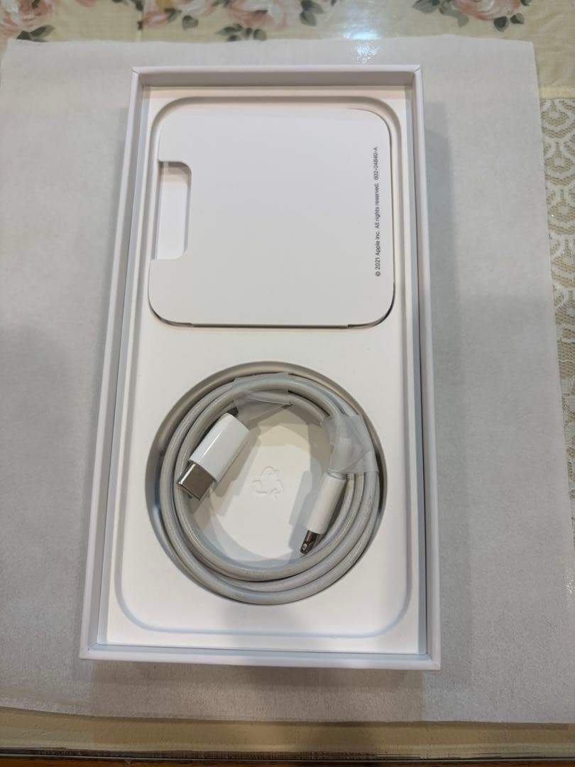 琉*華様 Apple iPhone 13 ミッドナイトグリーン 本体128GB