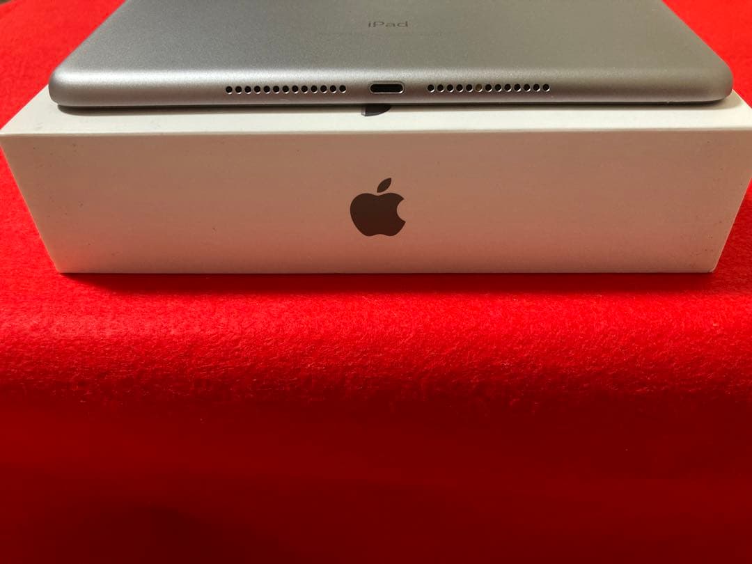 iPad第5世代 Wi-Fi + Cellularモデル 32GB SIMフリー