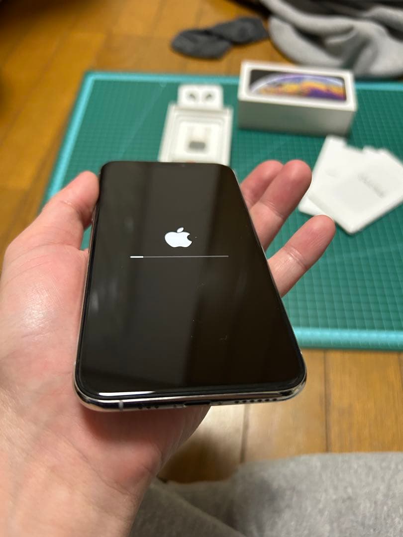 iPhone XS シルバー 64GB docomo