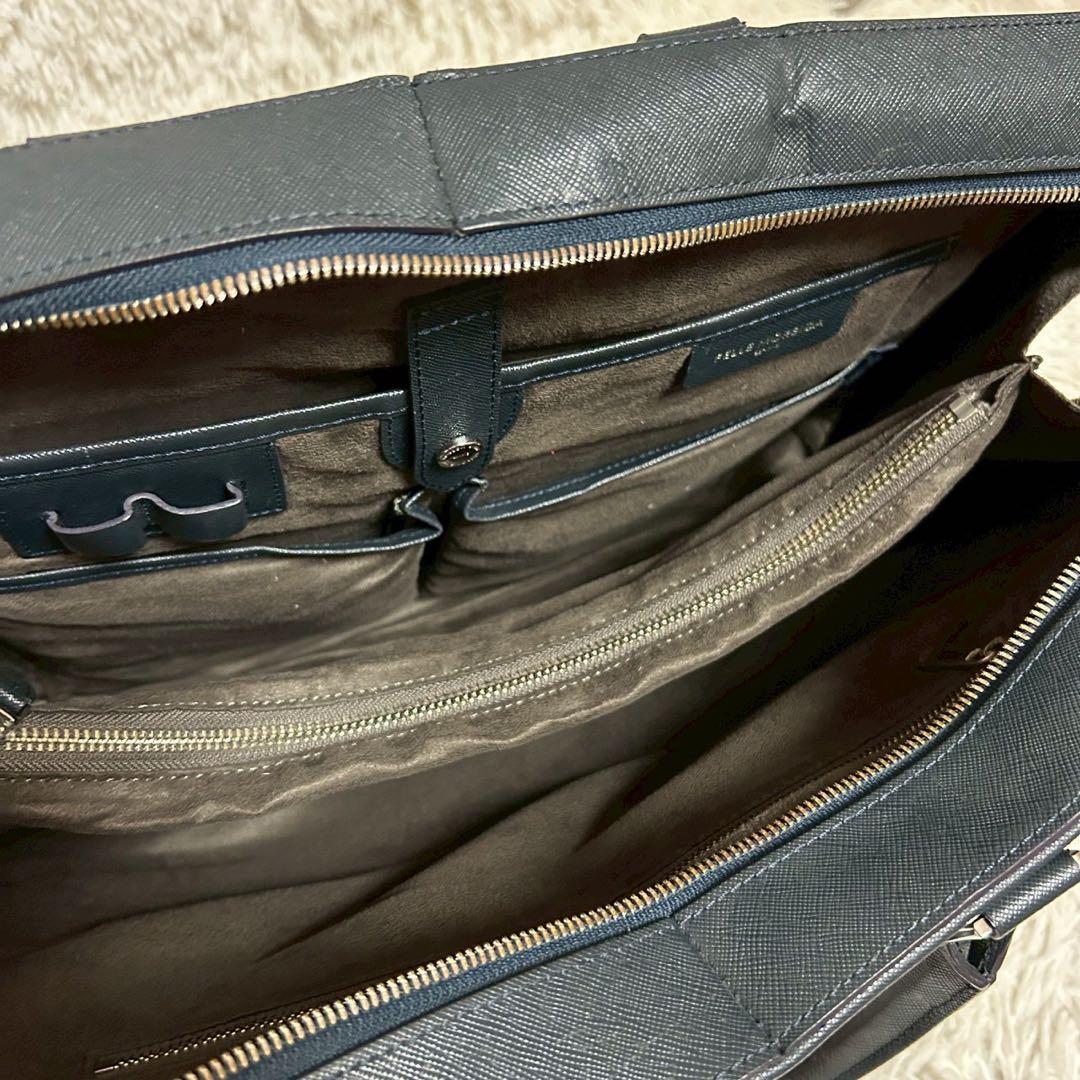 ペッレモルビダ キャピターノ ブリーフケース　ビジネスバッグ