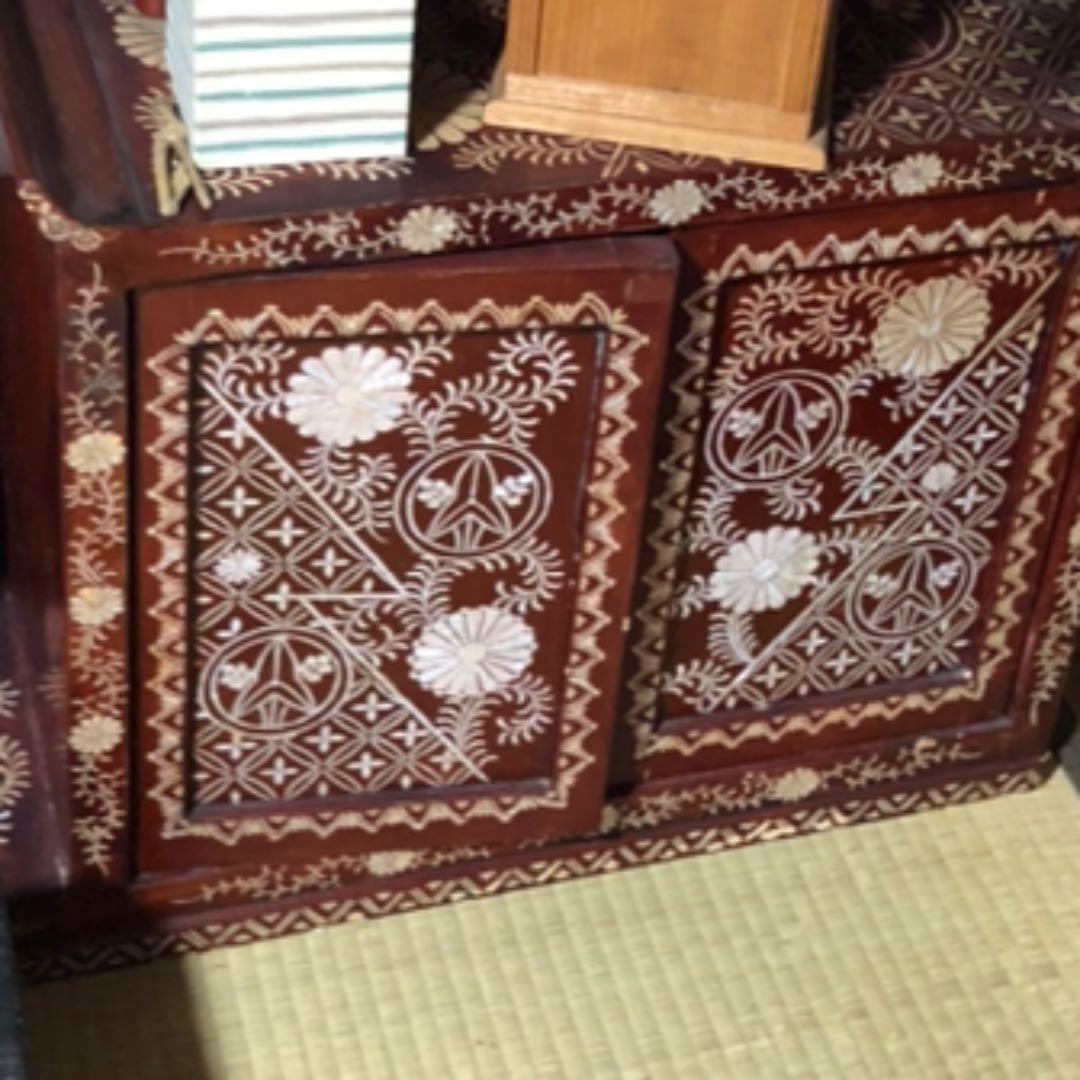 山内家　家紋　螺鈿箪笥