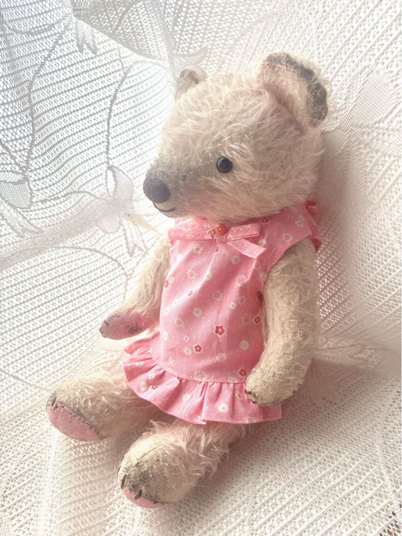 ハンドメイドベア(天然モヘア・アンティーク加工　ワンピ付き)全長28cm
