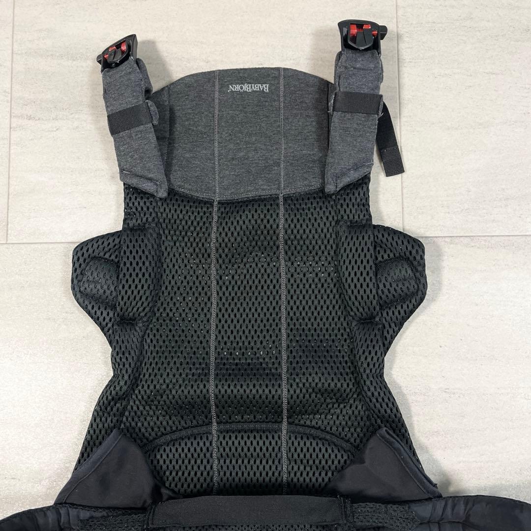 美品 ベビービョルン ハーモニー 抱っこ紐 メッシュ ワンカイエアー ブラック