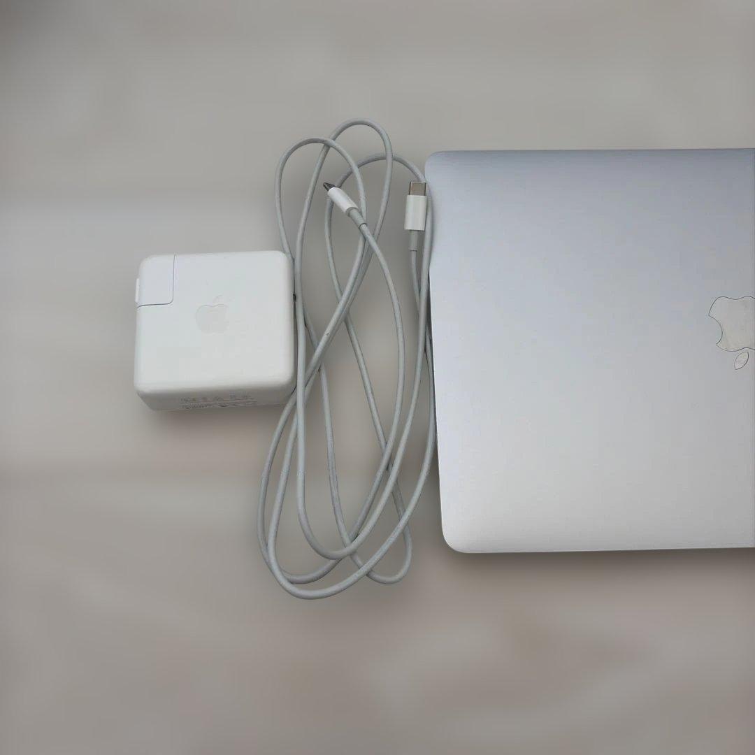 【ほぼ未使用】MacBookPro 13インチ 2017 （充放電17回）