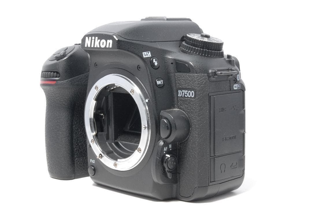 本日限定フォロー割価格！ Nikon D7500 取説あり　Err表示　割れあり