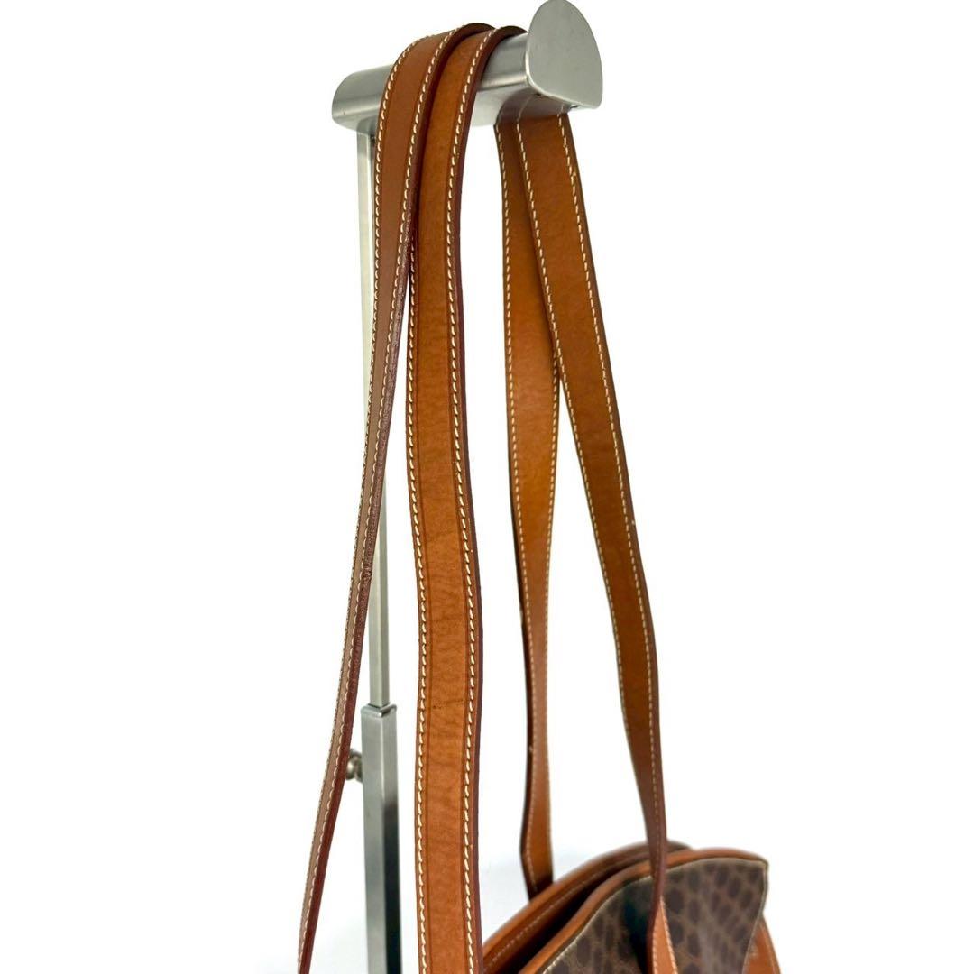 ○アイテム セリーヌ トートバッグ ショルダーバッグ トリオンフ マカダム柄