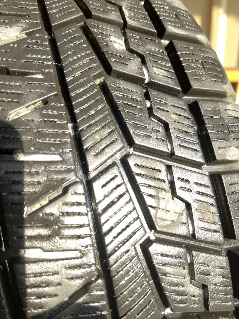 トヨタアクアスタッドレスタイヤホイールセット　ナットつき