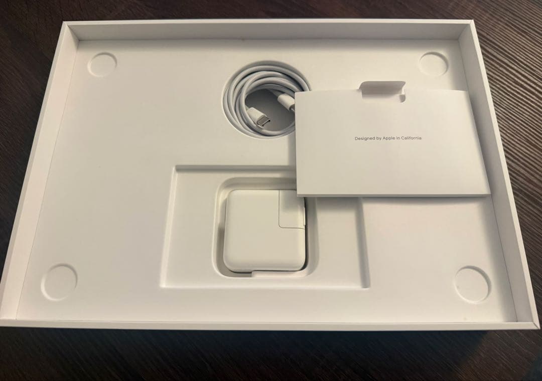 2020 MacBook Air 13インチ 8GB 256GB