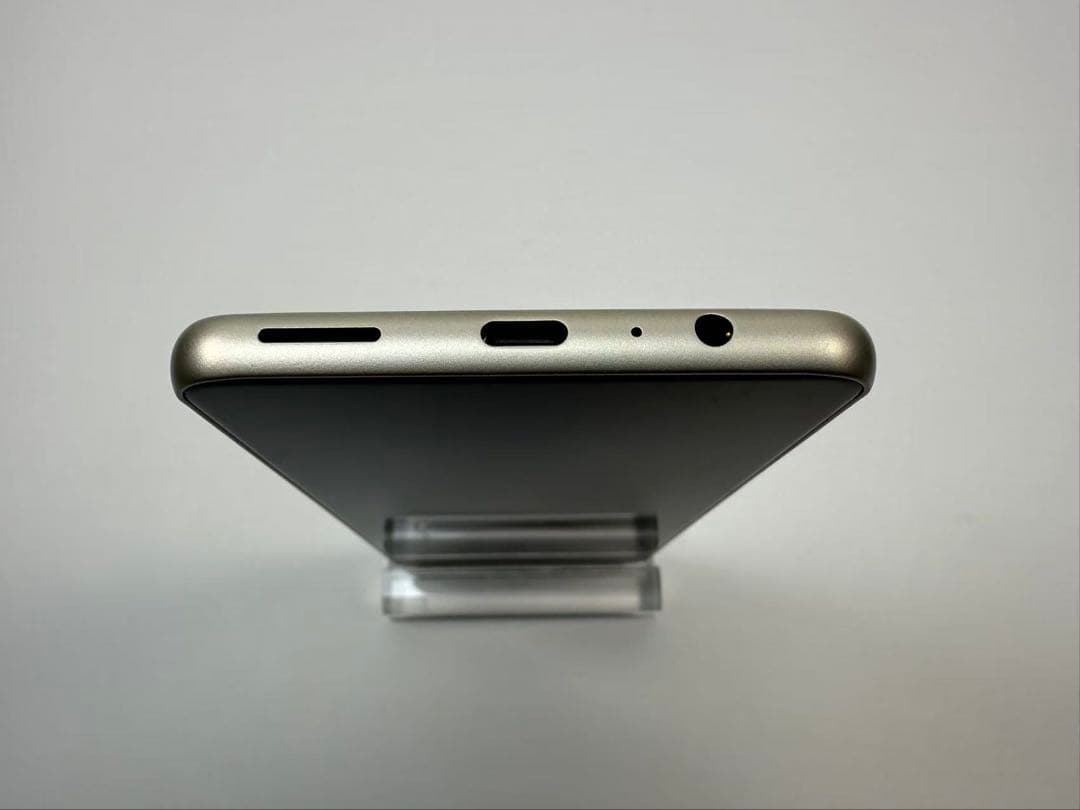 美品 Arrows We2 Plus F-51E 256GB シャンパンシルバー