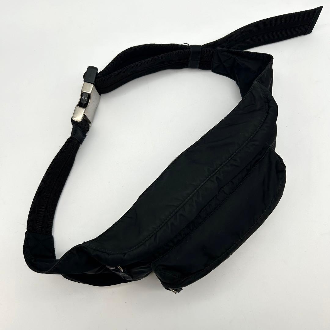 美品 プラダ 三角ロゴ ナイロン ブラック ウエストポーチ ボディバッグ