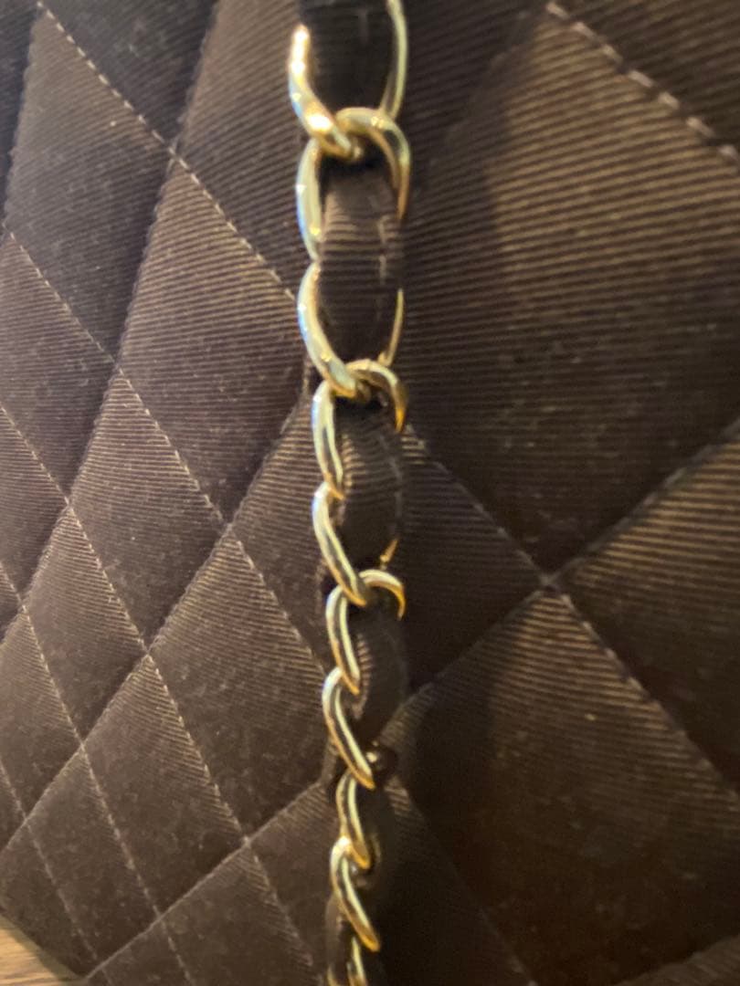 シャネル　キルティングバッグ　こげちゃ色