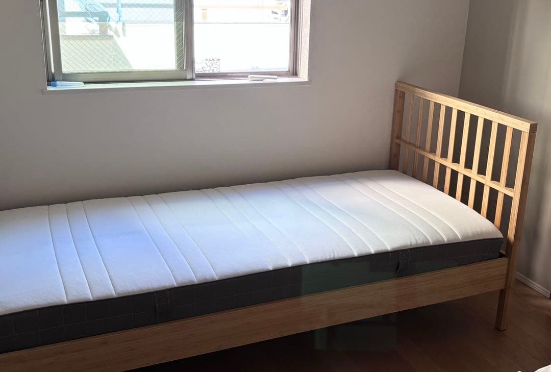 【引取り優先】IKEA KONGSHUSベッドフレーム+ HÖVÄGマットレス