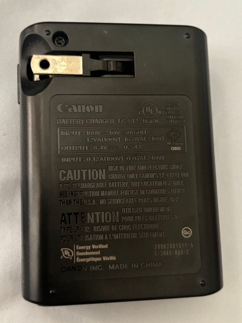 ミラーレス一眼　EOS Kiss M ダブルレンズキット