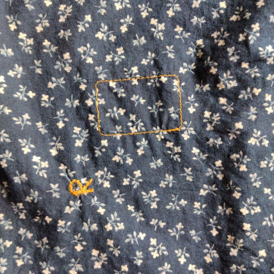 45R 雲間草プリントのフリルブラウス インディゴ／サイズ２