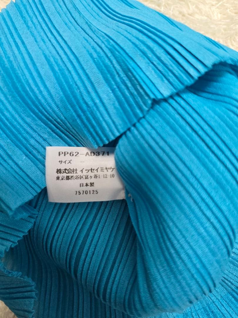 美品プリーツプリーズイッセイミヤケ プリーツスヌード オーチューブ マフラー