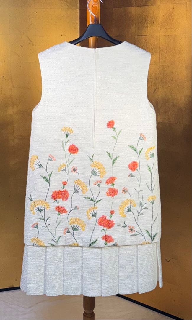 【Reneルネ】ＤM掲載品新品タグ付定価154,000円花柄刺繍 ワンピース38