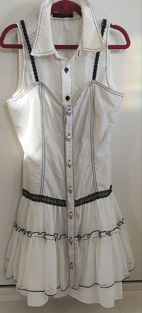 ALGONQUINS ノースリーブホワイトワンピース フリル付き