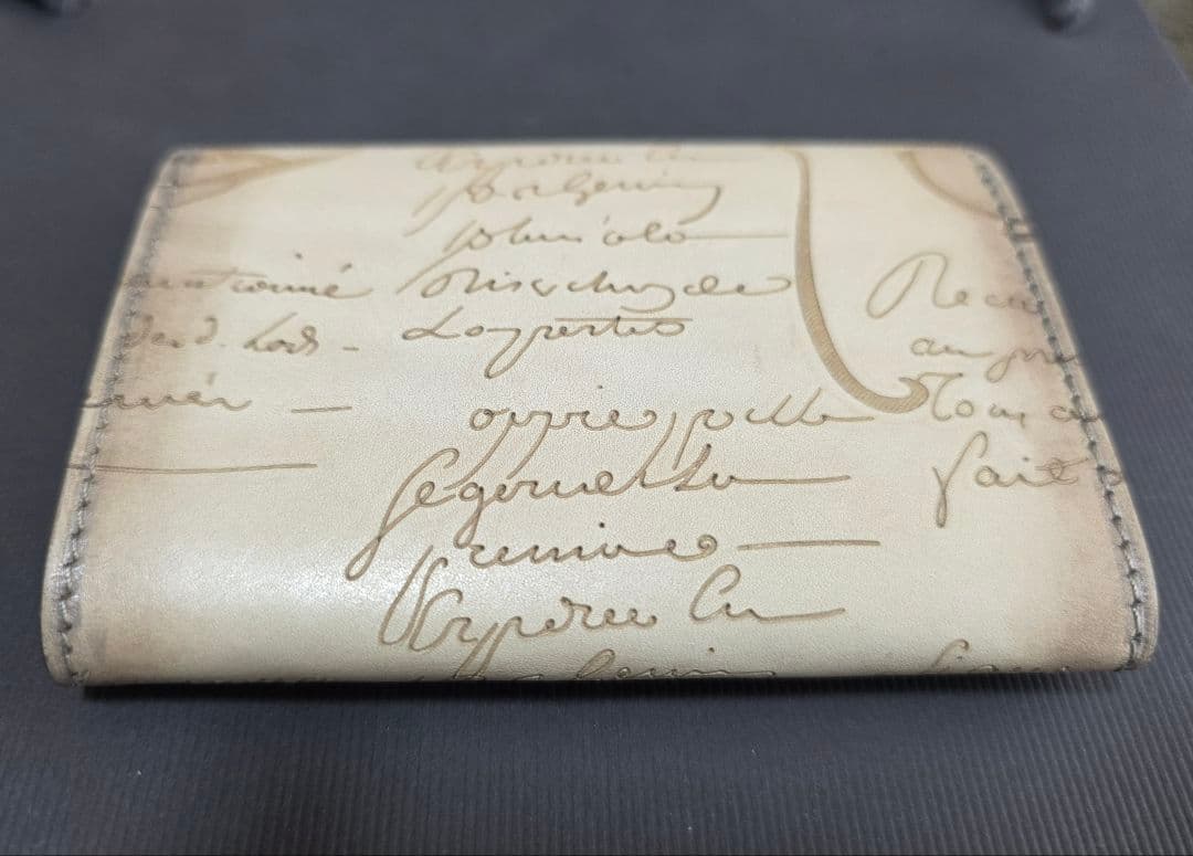 【最終値下】ベルルッティ　名刺入れ　定価10万円　完売限定色　箱つき