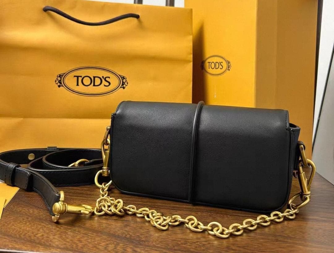 TOD'S ブラックショルダーバッグ **21*10cm**