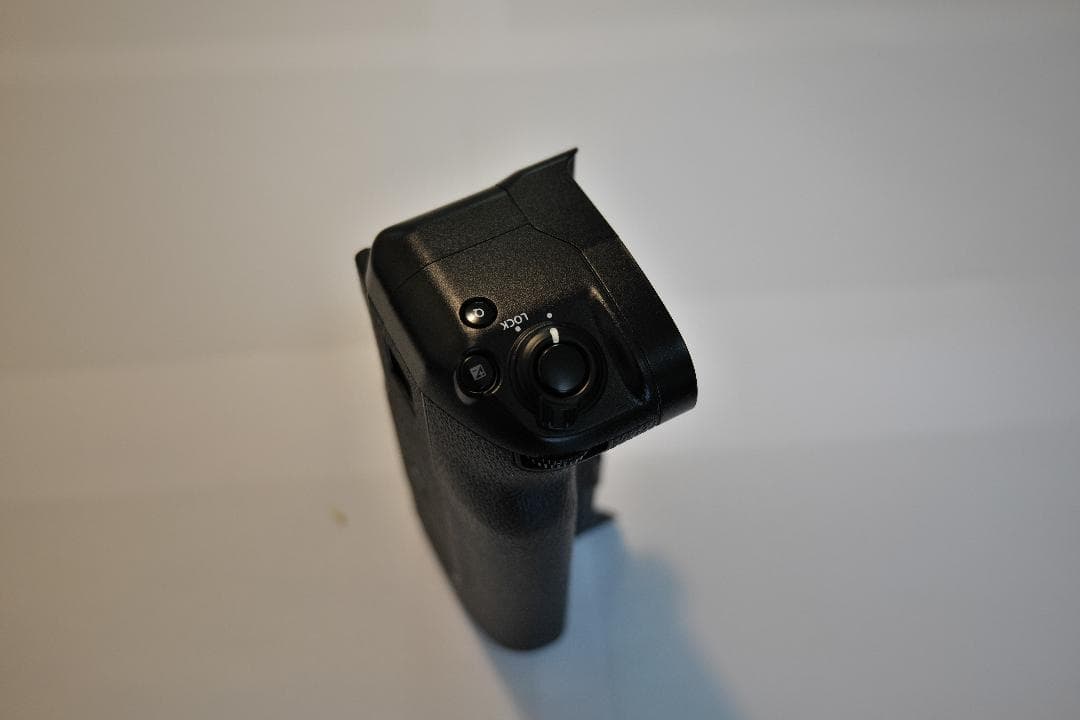 富士フィルム X-H1ボデイと縦電源グリップ キットとバッテリー4個付属(美品)