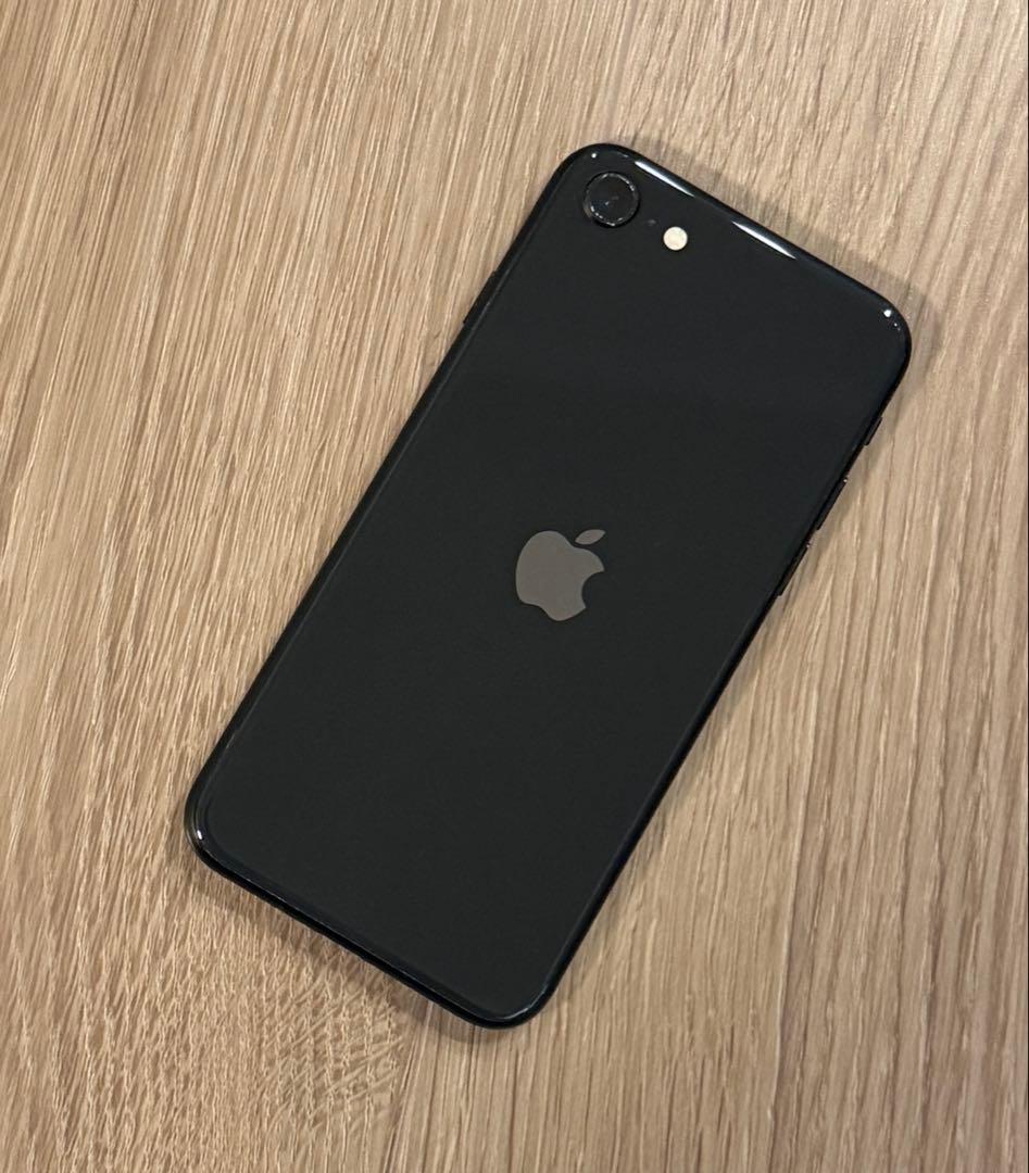 アップル Apple iPhone SE 第3世代 64GB BLACK 黒
