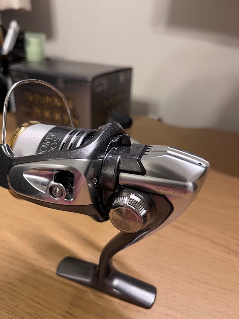 【極上】08ツインパワー C2000S スピニングリール