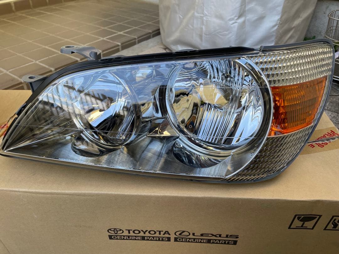 トヨタ アルテッツァ ヘッドライト 未使用