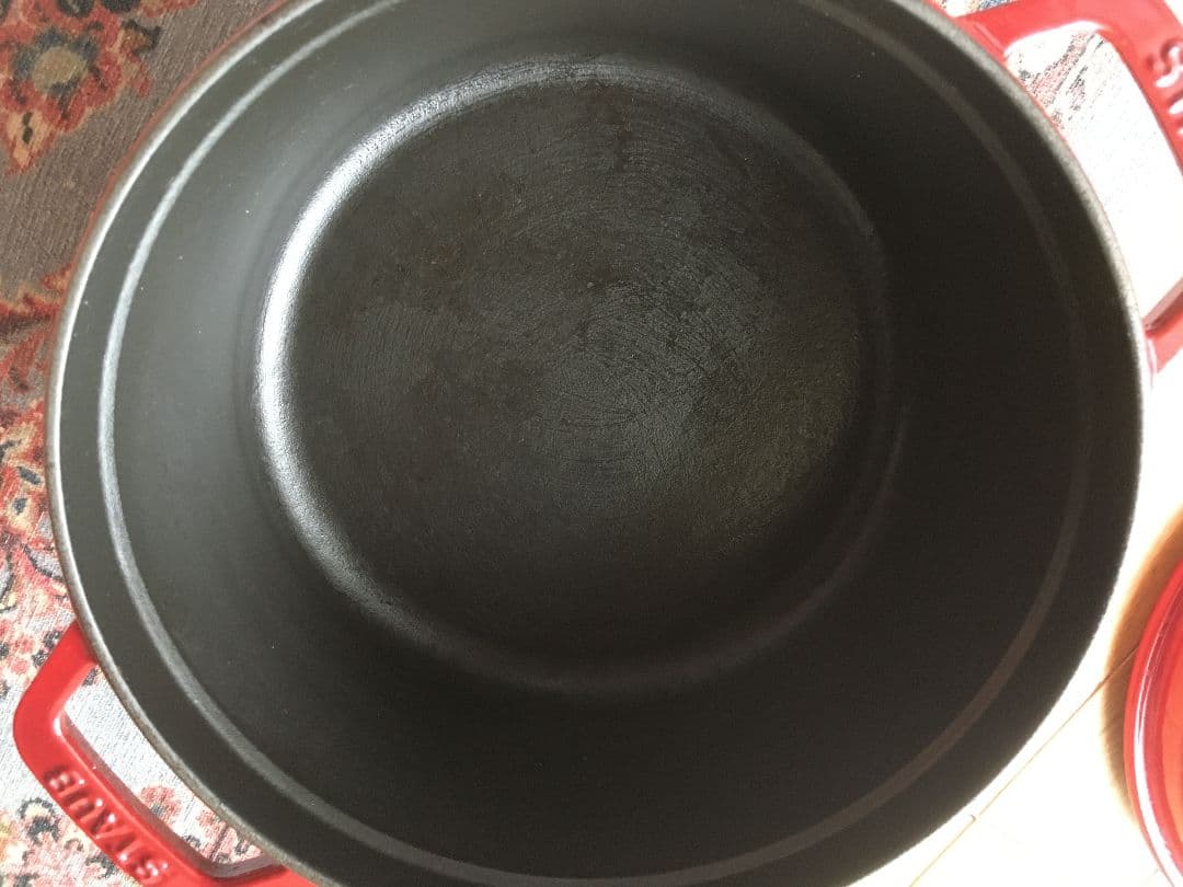 STAUB LA COCOTTE レッド 中型24ストウブ両手鍋　赤