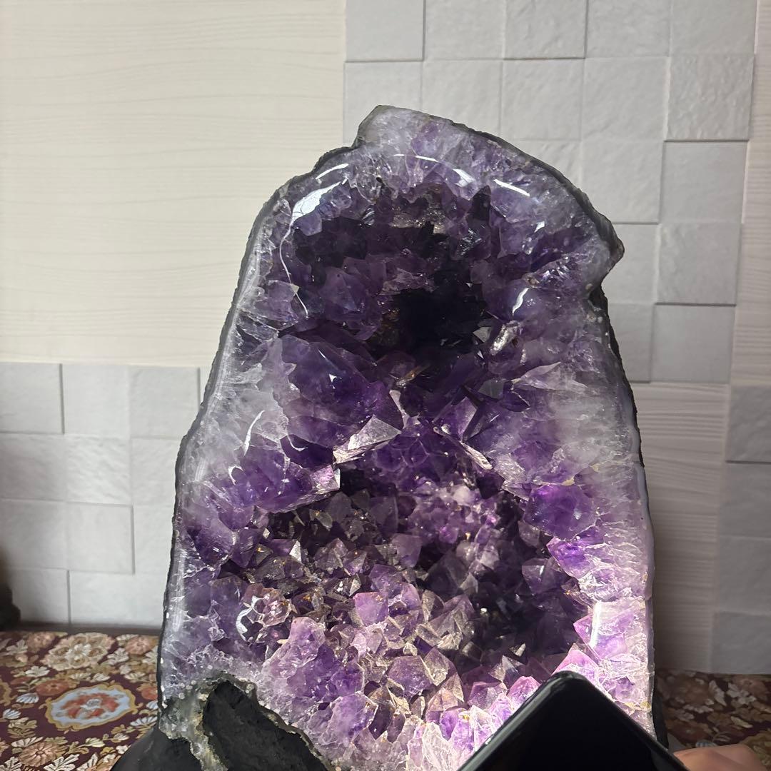 アメジスト結晶の置物 木製台座付き