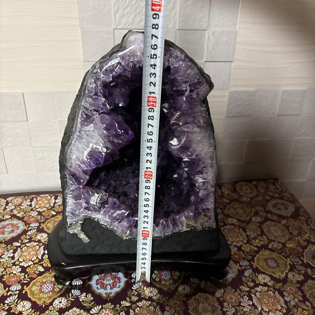 アメジスト結晶の置物 木製台座付き