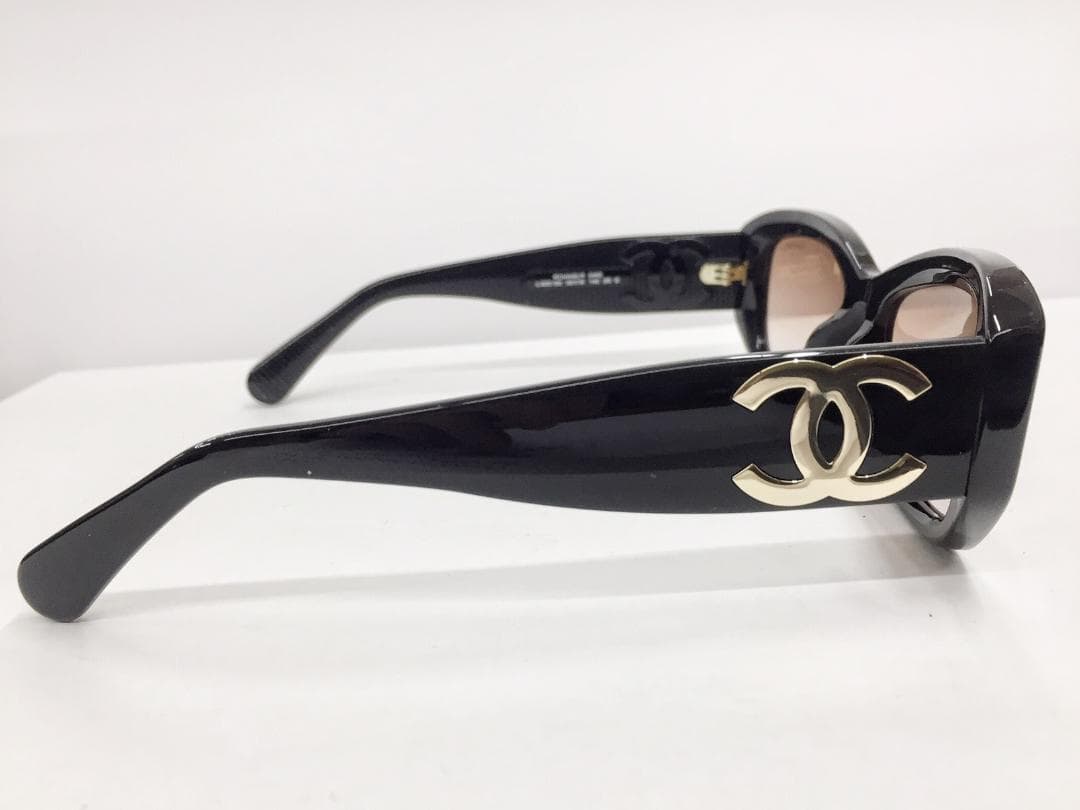 美品 CHANEL/シャネル ブラックカラー セル サングラス 5493