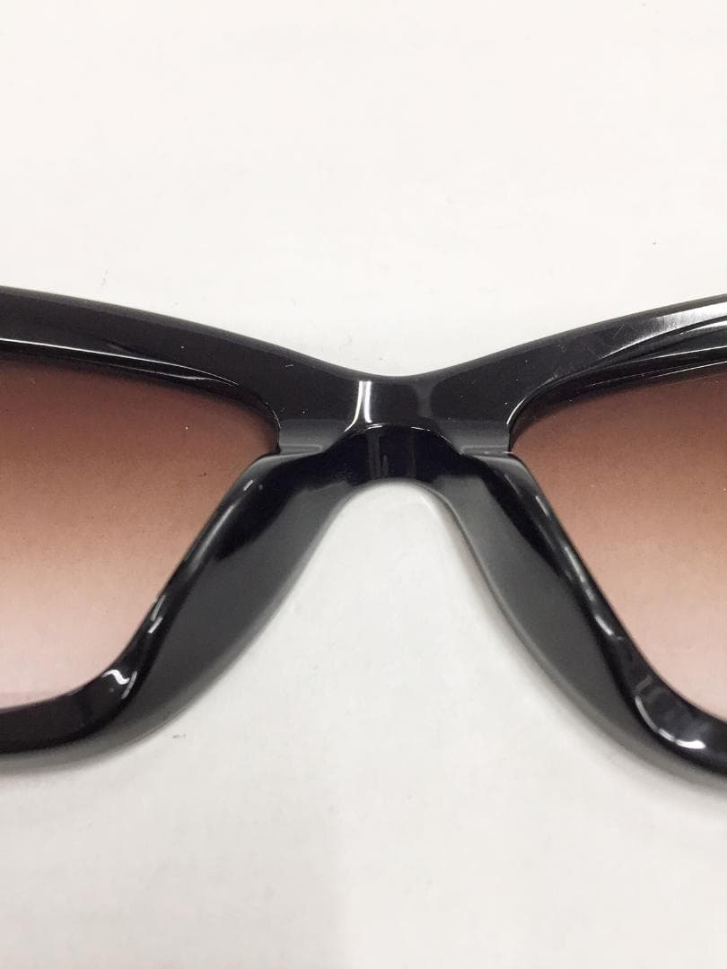 美品 CHANEL/シャネル ブラックカラー セル サングラス 5493