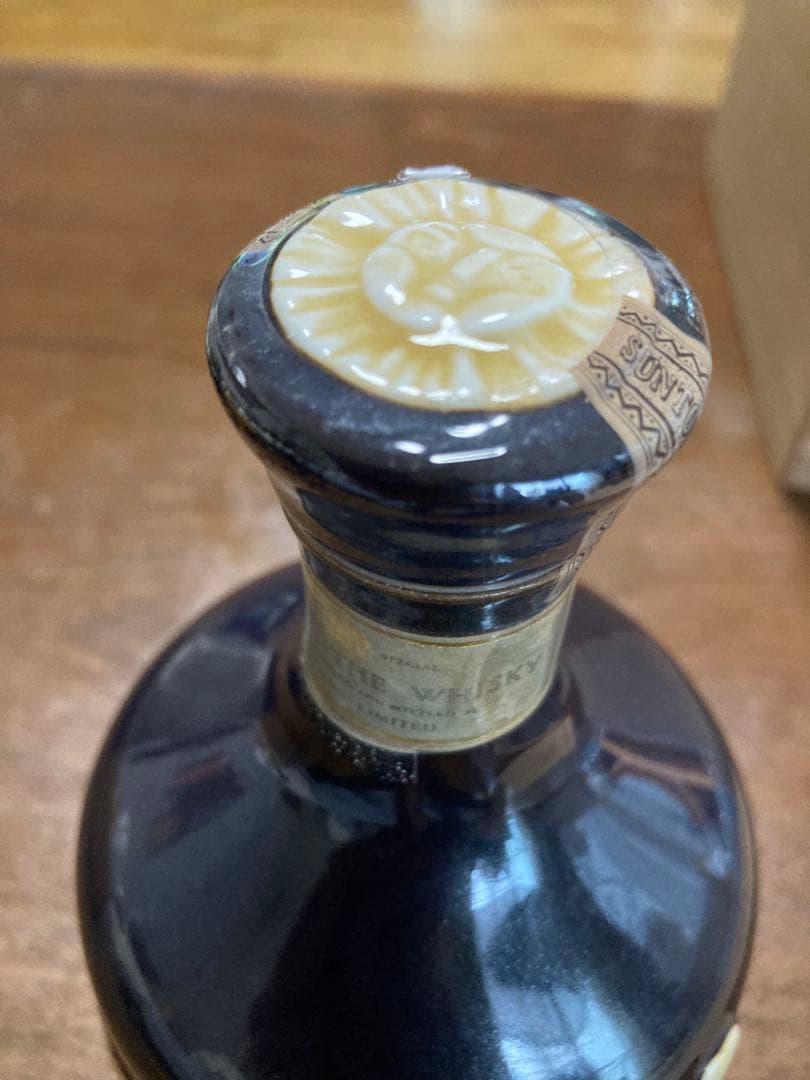 SuntoryTHE WHISKY 陶器ボトル箱付きアンティークコレクション用