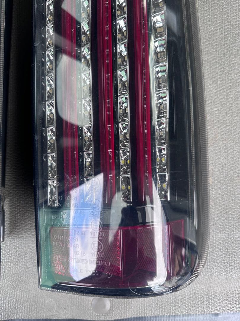 トヨタ　200 ハイエース　一型かニ型　社外テールランプになります