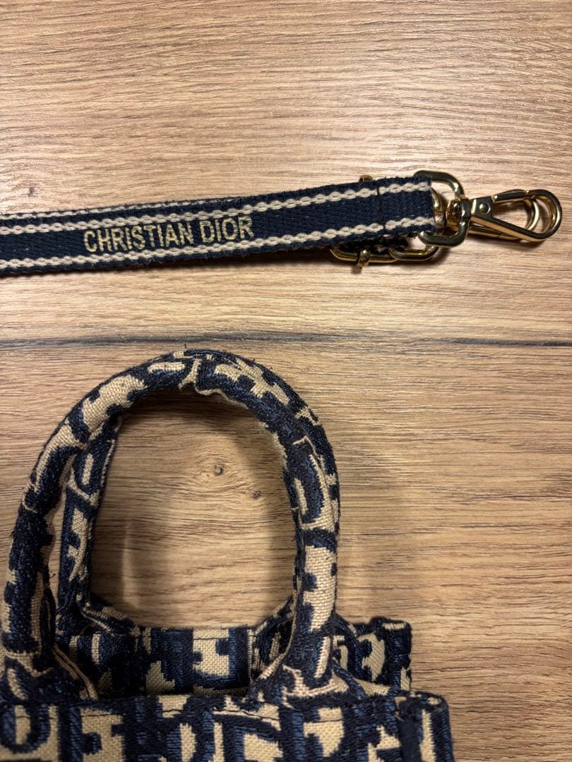 ディオール　スマホバッグ　used