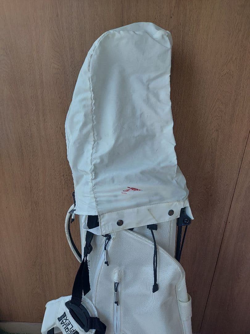 美品 NIKE キャディバッグ 軽量 スタンド式 ナイキ 白