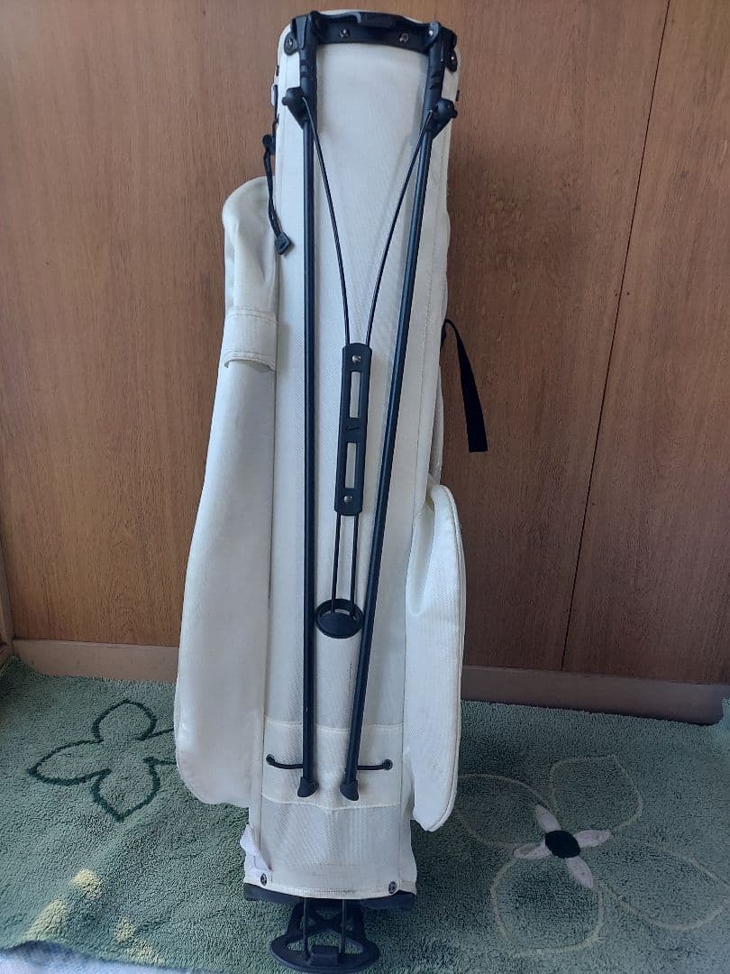 美品 NIKE キャディバッグ 軽量 スタンド式 ナイキ 白
